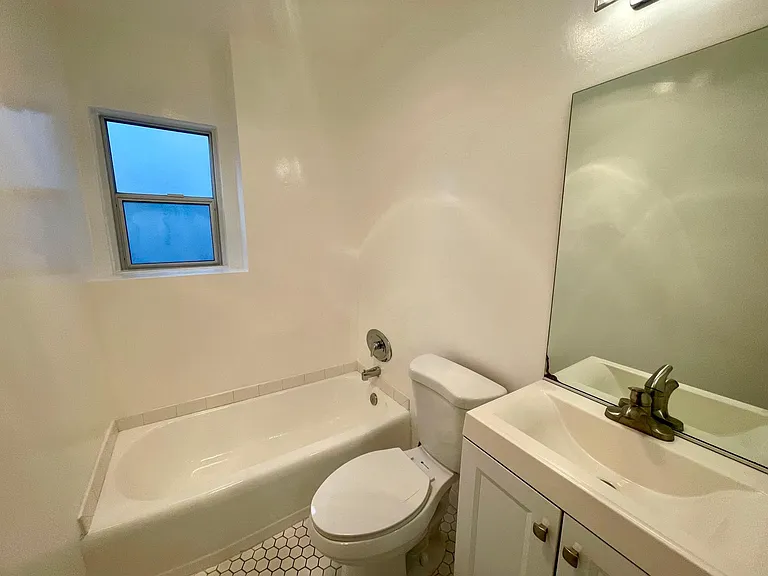 1029 N Hayworth Ave #2 — Photo 13