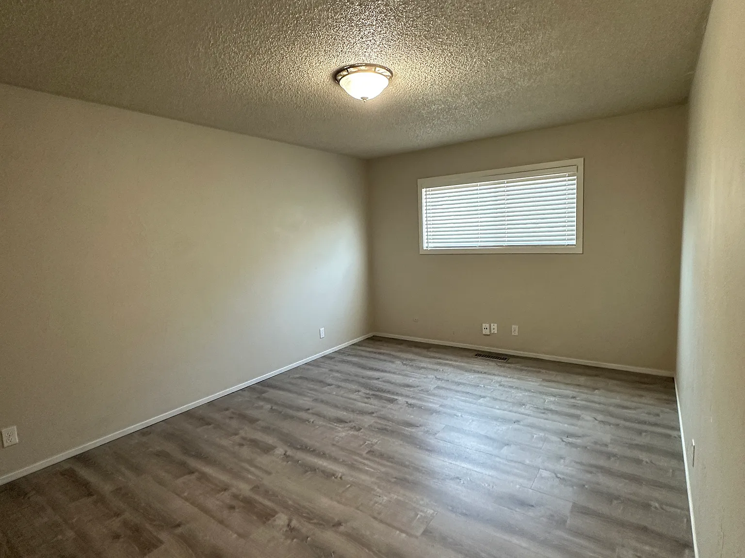 2 bed, 925 sqft, $2,200 — Photo 4