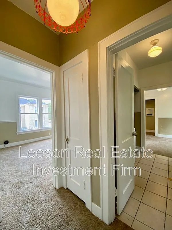 1 bed, 1.0 bath, 800 sqft, $585 — Photo 2