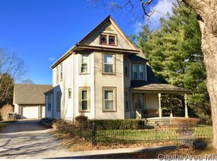 103 S 10th St, Petersburg, IL 62675