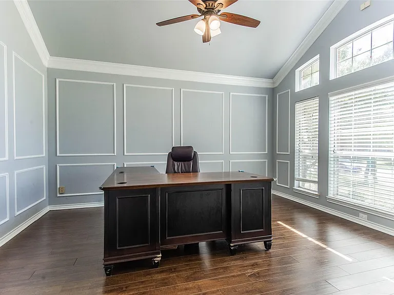 4129 Staten Island Dr — Photo 13