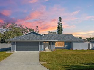 121 SE Lakehurst Drive, Port Saint Lucie, FL 34983