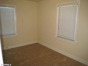 3rd image of 206 S Elm Ave