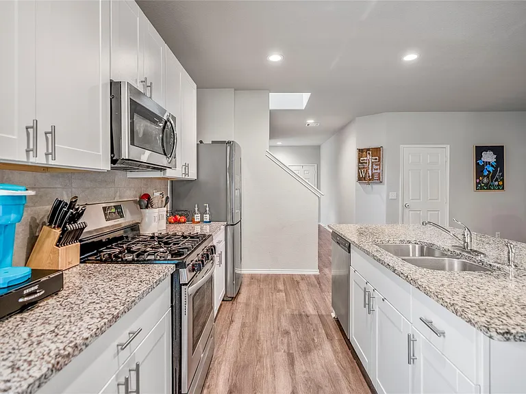 210 Bellewood Manor Dr — Photo 10