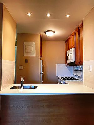 4th image of 16-66 Bell Blvd #733