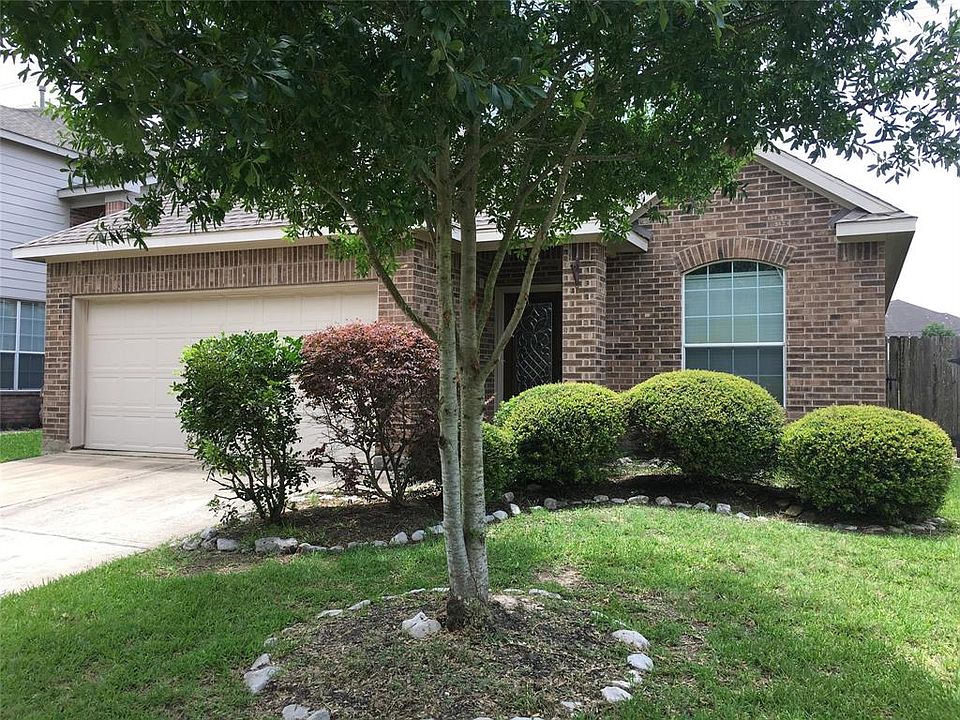 1st image of 26403 Richwood Oaks Dr