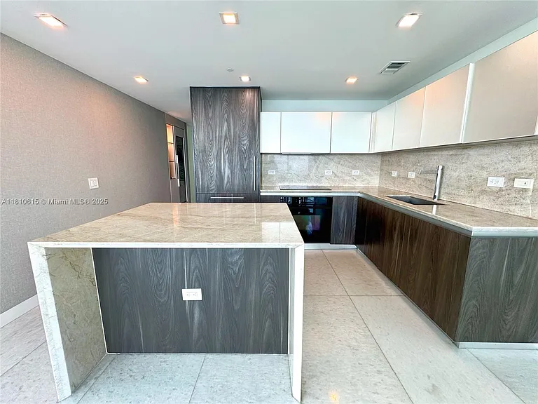 3131 NE 7th Ave #3901 — Photo 24