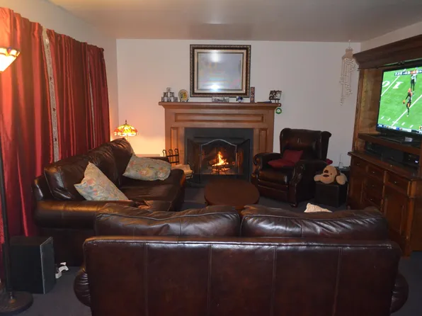 10984 Charring Cross Cir, Whitmore Lake, MI 48189