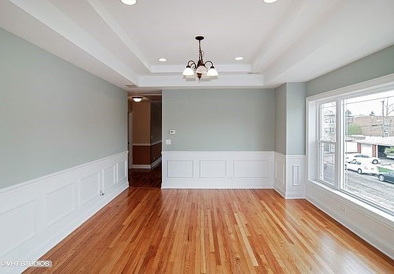 3rd image of 1654 N Narragansett Ave