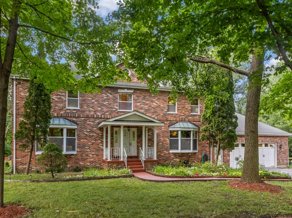 43W001 Empire Rd, St Charles, IL 60175