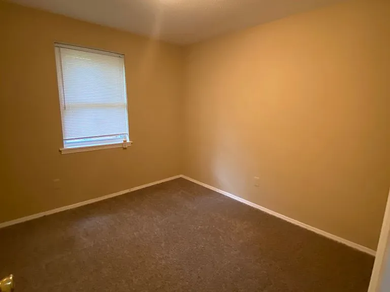 3606 Quail Hollow Dr — Photo 8