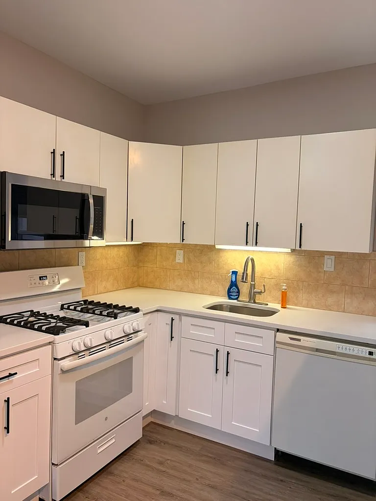 2917 W Girard Ave — Photo 4
