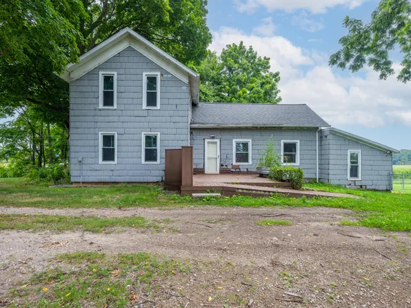 3607 Hillandale Rd, Eau Claire, MI 49111