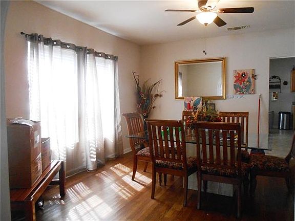 3rd image of 2216 Lavern St