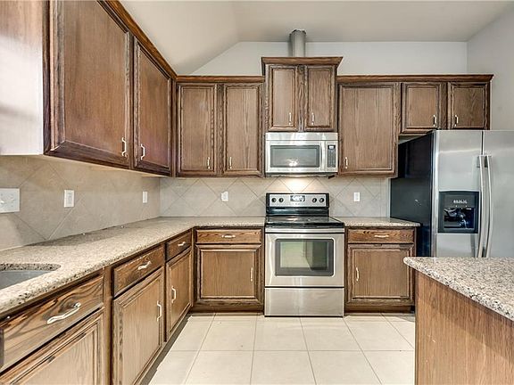 5th image of 8442 Deep Haven Dr