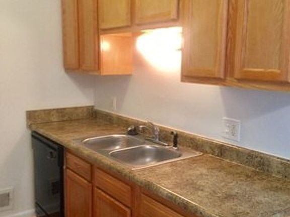 5th image of 2720 Golfside Dr APT 903