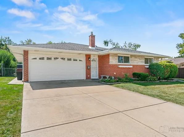 601 Lance Dr, Des Plaines, IL 60016