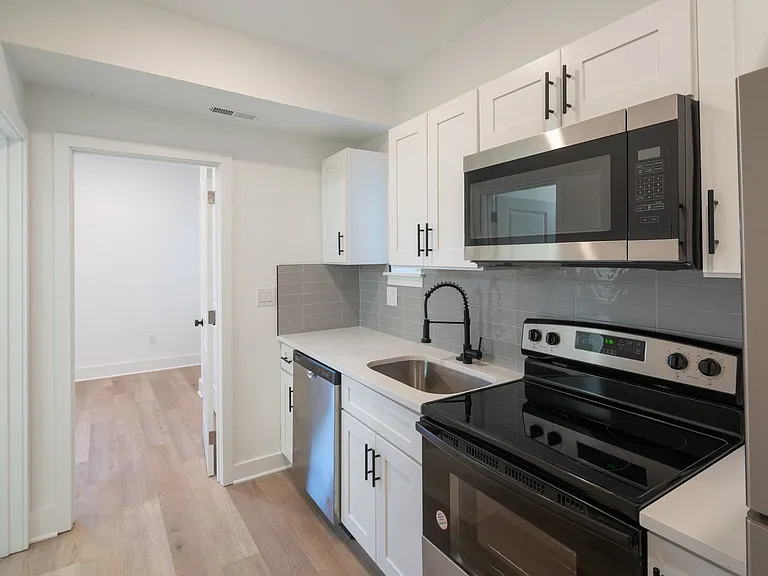 1513 W Girard Avenue — Photo 11