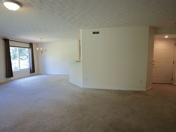 3rd image of 1612 Ashley Ct APT 201