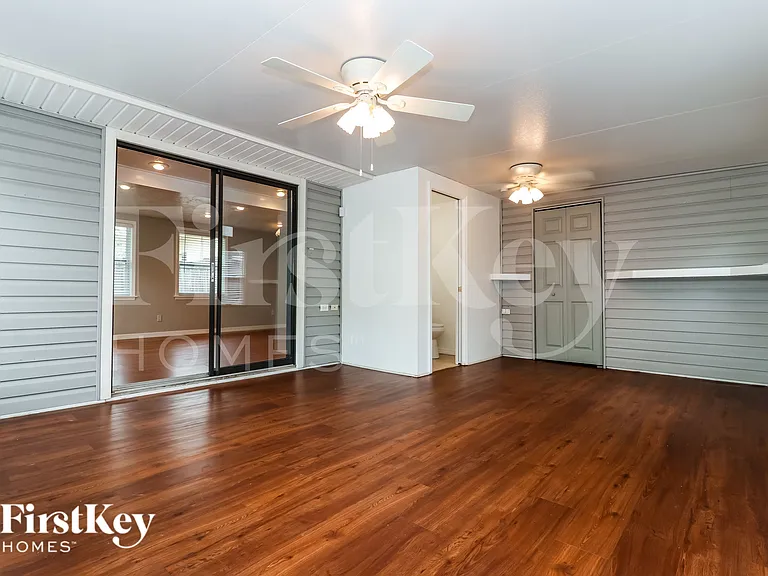 3113 Union St N — Photo 13