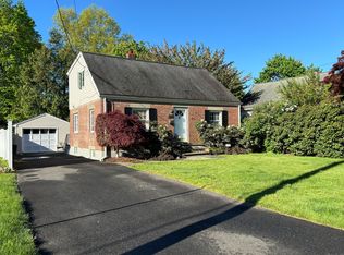 31 Glover St, Fairfield, CT 06824
