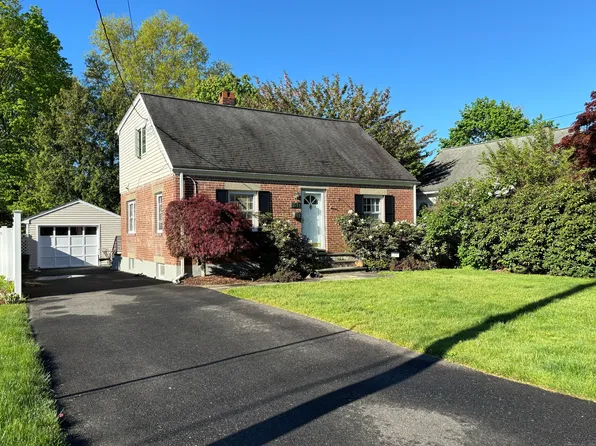 31 Glover Street, Fairfield, CT 06824