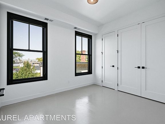 5th image of 3136 Minnehaha Ave #305