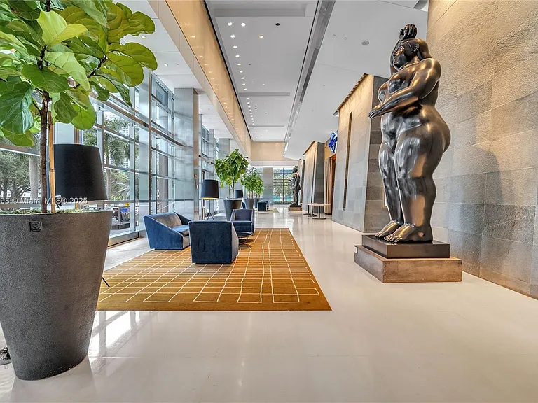 1435 Brickell Ave #3012 — Photo 4
