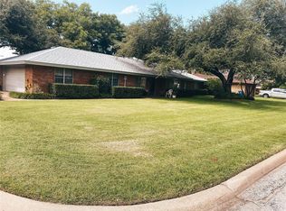 106 Bahama Ct, Granbury, TX 76048
