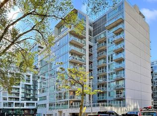 38 Niagara St #601, Toronto, ON M5V3X1