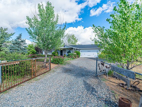 3rd image of 1630 Bumblebee Dr