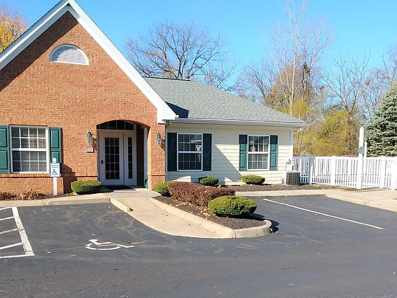 3rd image of 115 Orchard Oak Dr