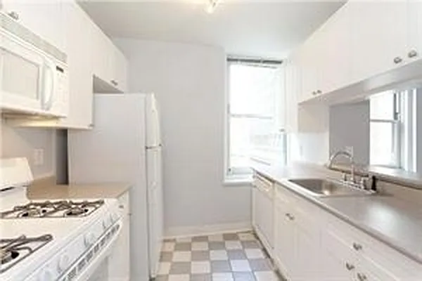 Rented by Douglas Elliman | media 50