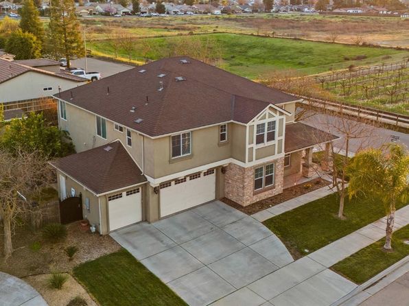 1410 Azalea St, Kingsburg, CA 93631