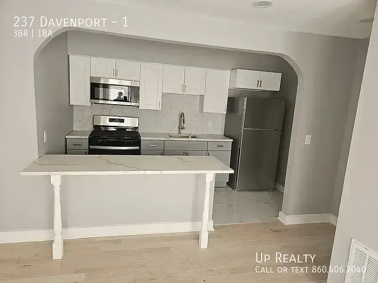 237 Davenport Ave #1 — Photo 3