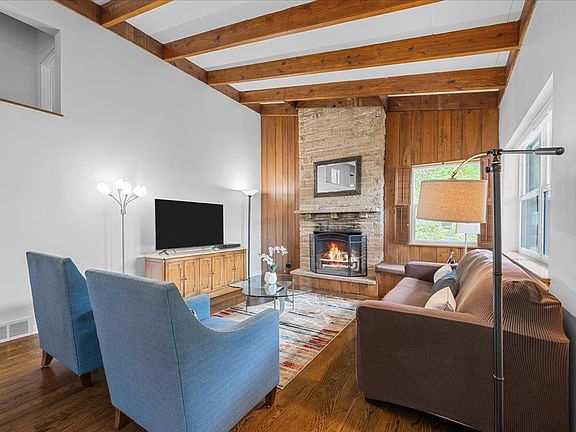 4th image of 8844 Laramie Ave