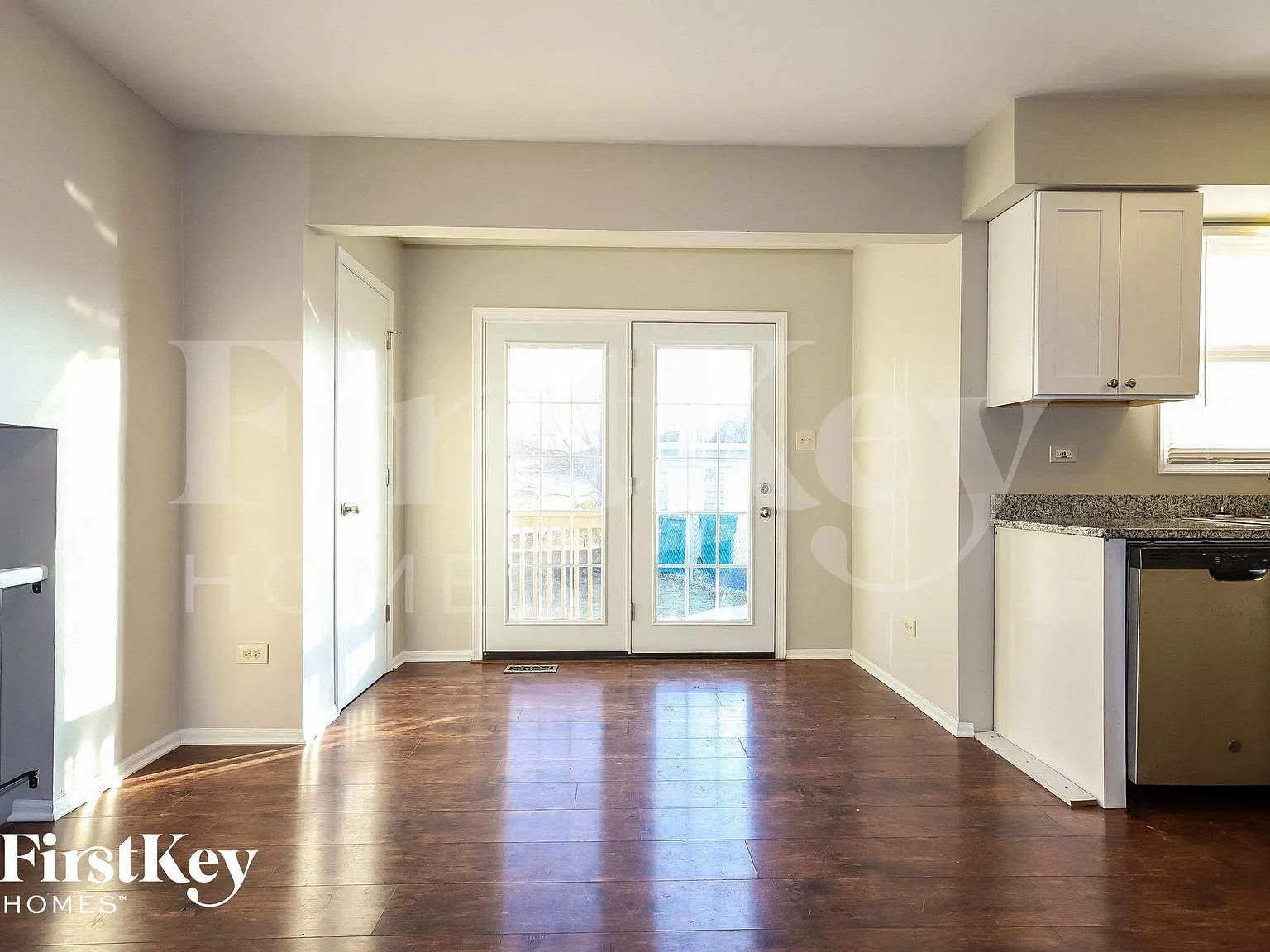 4 bed, 2.0 bath, 1744 sqft, $3,075 — Photo 4