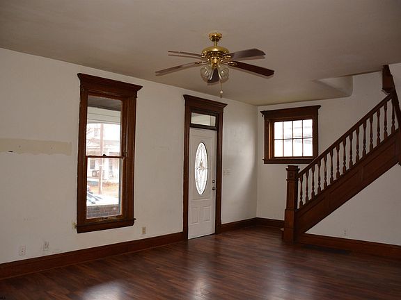 3rd image of 1405 Center St