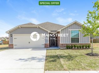 824 NW 6th St, Newcastle, OK 73065
