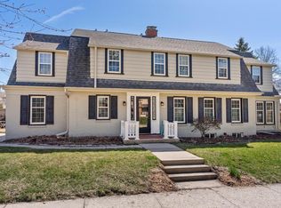 2401 E Jarvis St, Shorewood, WI 53211