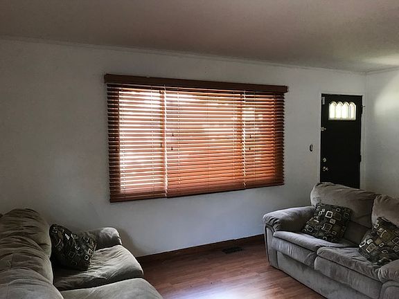 3rd image of 2272 Magnolia Ave