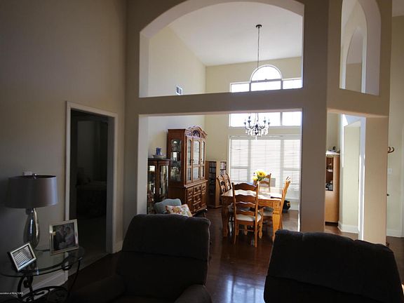3rd image of 1254 Heritage Dr S