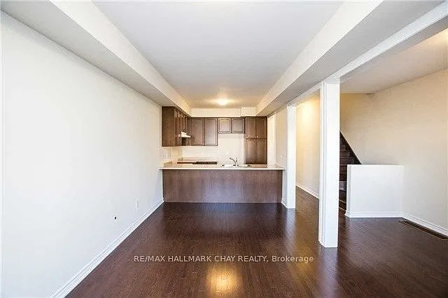 63 Batteaux St — Photo 6