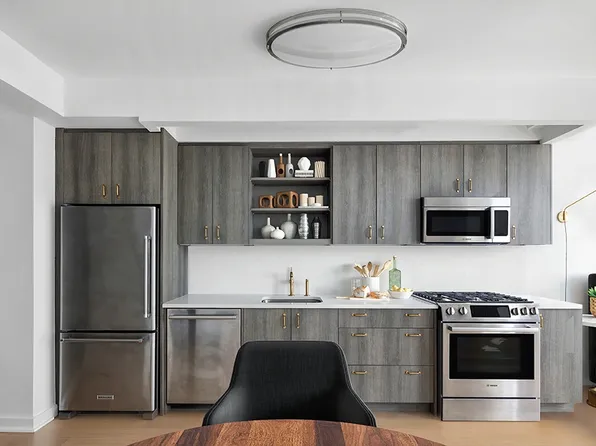 515 West 38th Street 25D image 2 of 11