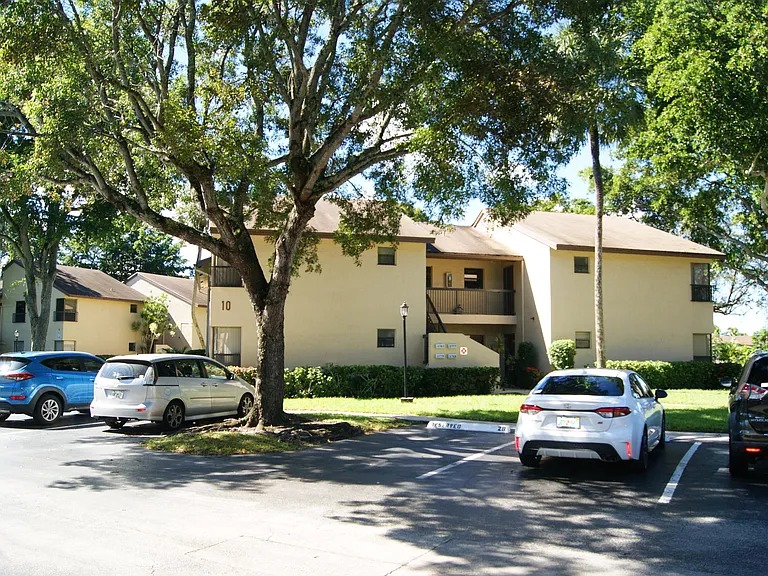 3781 Cocoplum Cir #3579 — Photo 10