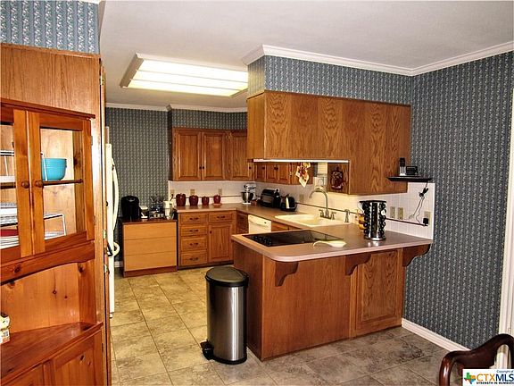 5th image of 202 Driftwood Cir