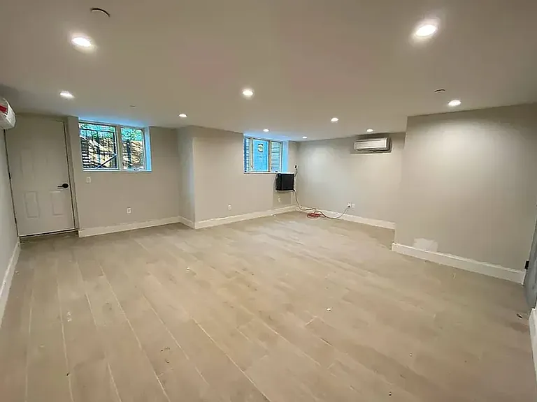 169 Hull St #1A — Photo 11
