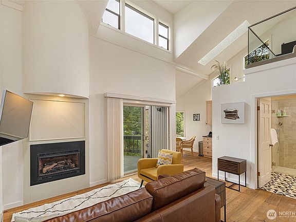5th image of 98 Armadale Road #215