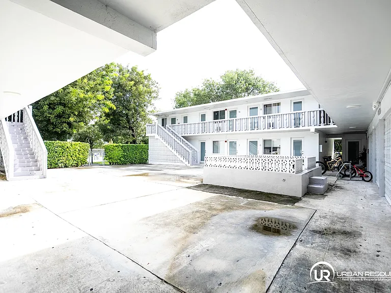 6650 Miller Dr #19 — Photo 2