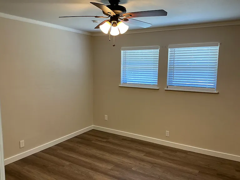 5909 Whitman Ave — Photo 13